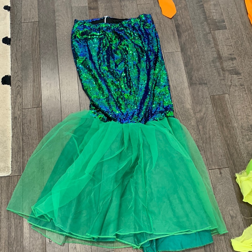 Halloween costume mermaid sequins tail